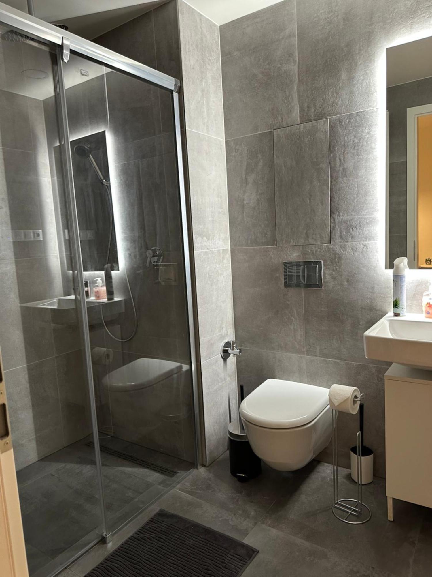 פראג Apartment 4 Room, 2 Bath, Parking מראה חיצוני תמונה