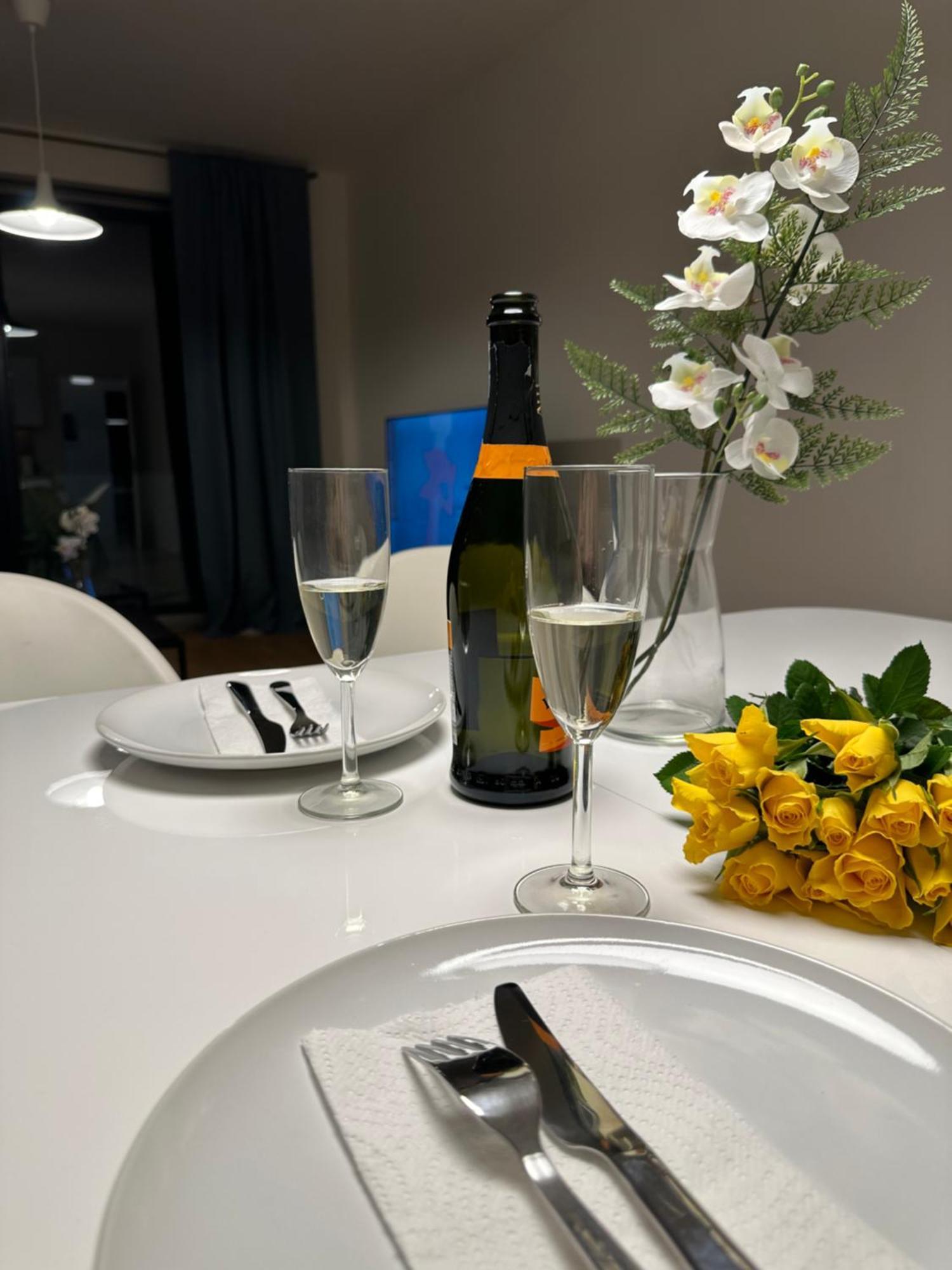 פראג Apartment 4 Room, 2 Bath, Parking מראה חיצוני תמונה