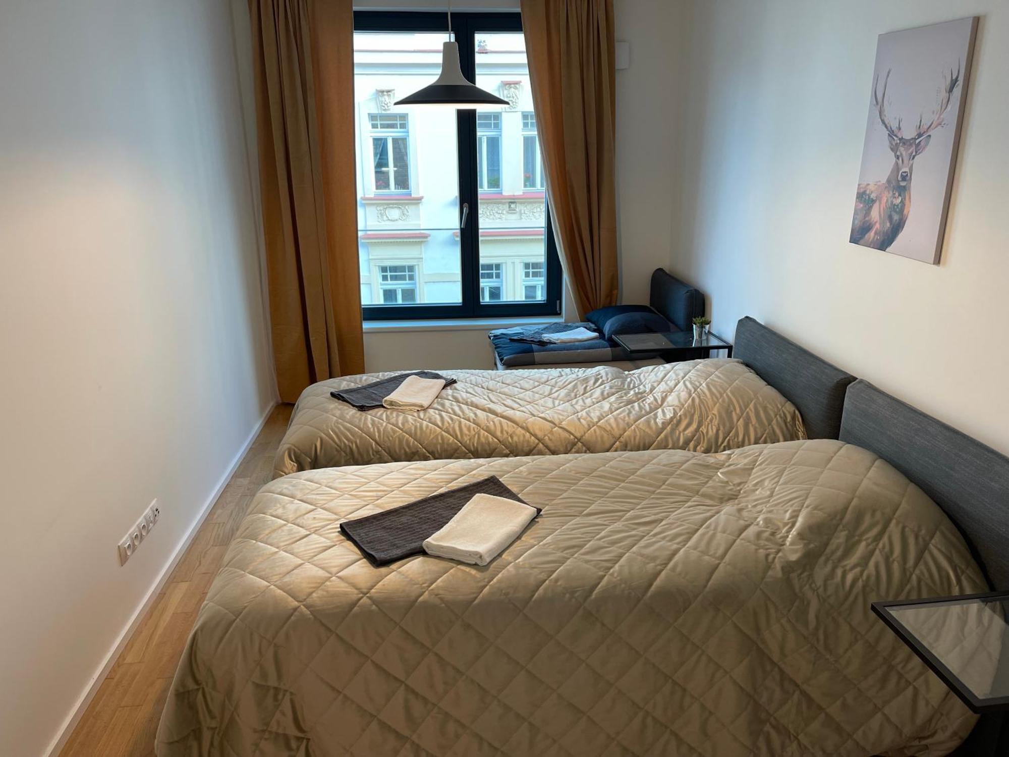 פראג Apartment 4 Room, 2 Bath, Parking מראה חיצוני תמונה